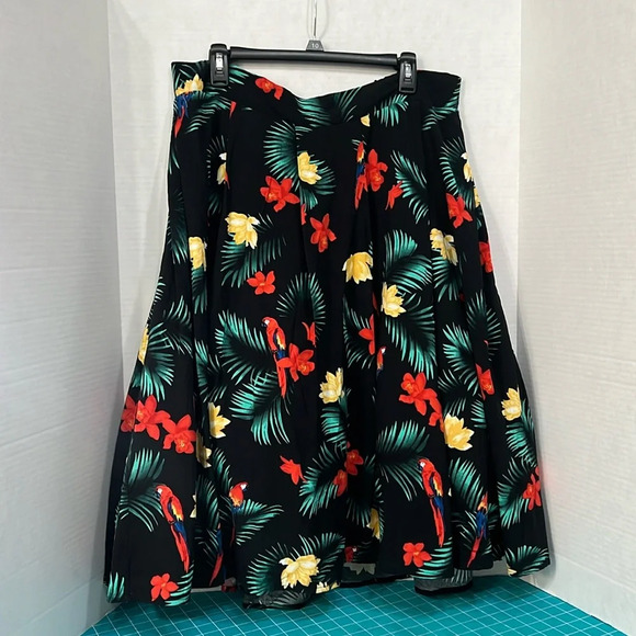 torrid Dresses & Skirts - Retro Chic by Torrid Tropical A-Line Skirt with Built in Crinoline size 1